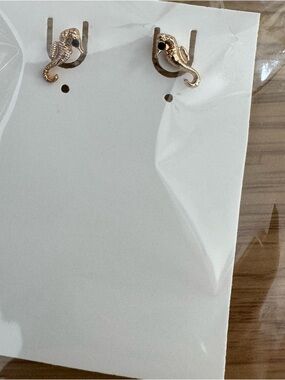 Gold Tone Seahorse Stud Earrings - Women's Fashion Jewelry